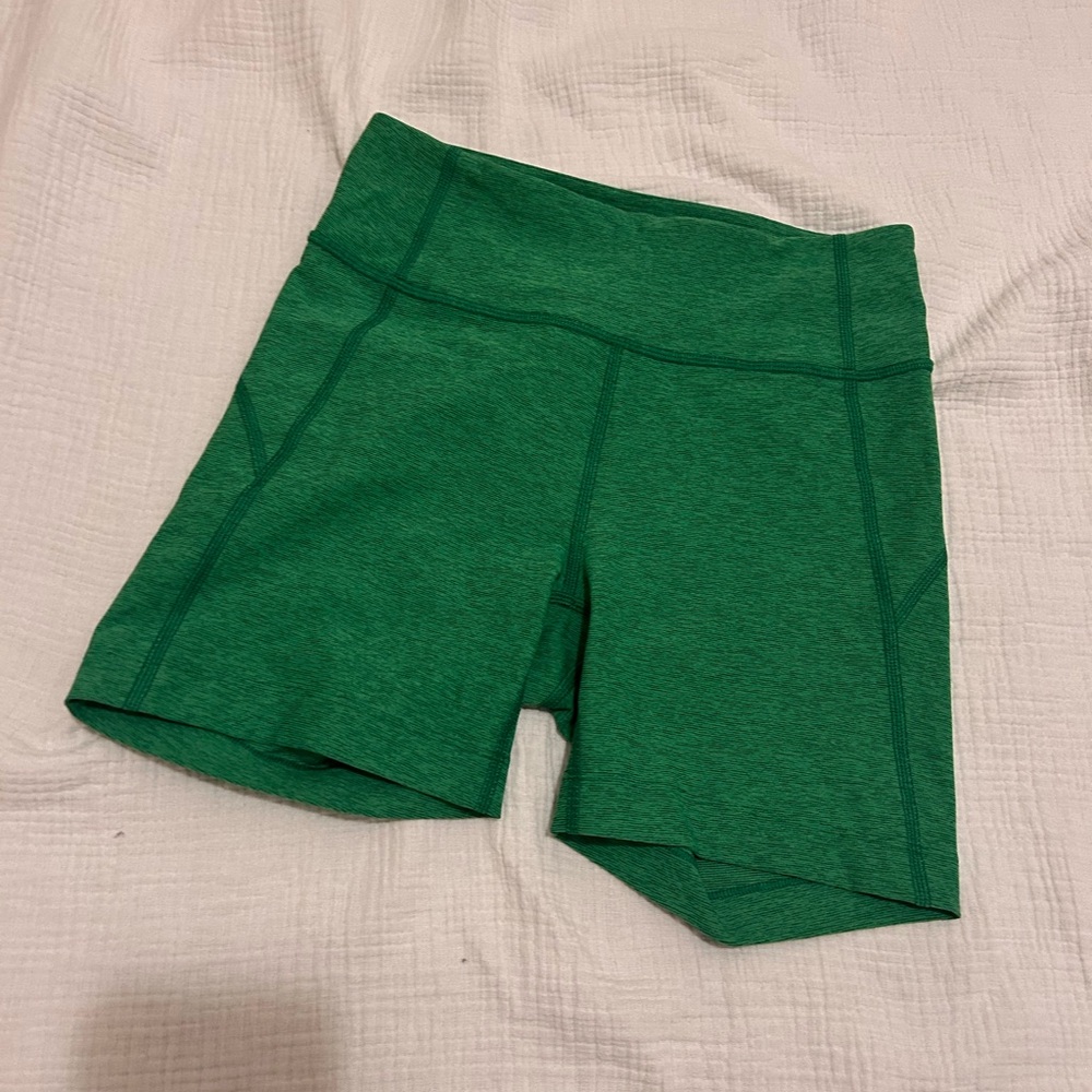 NWT!  Outdoor Voices shorts
